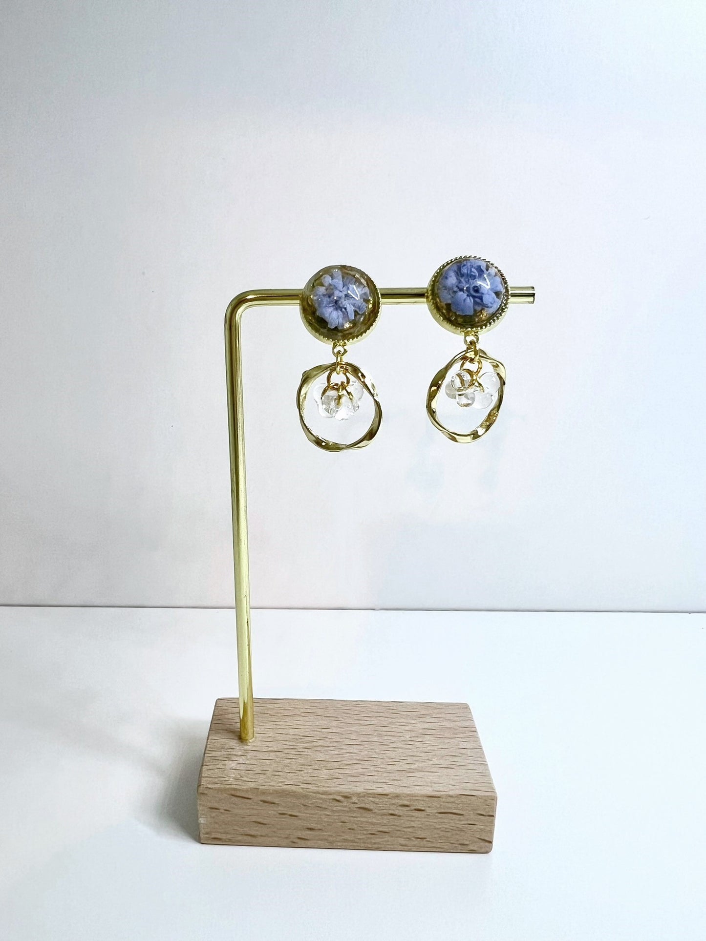 Cho's Bright Earrings Blue Demo.