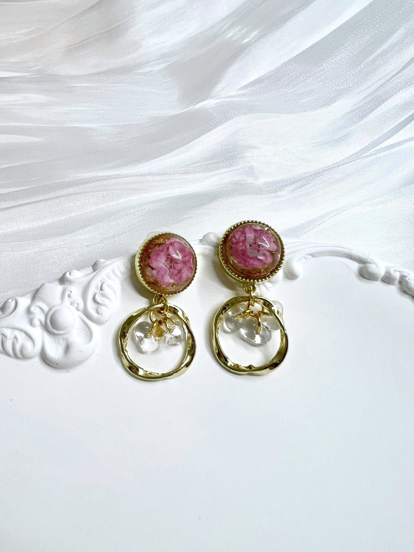 Cho's Bright Earrings Pink.