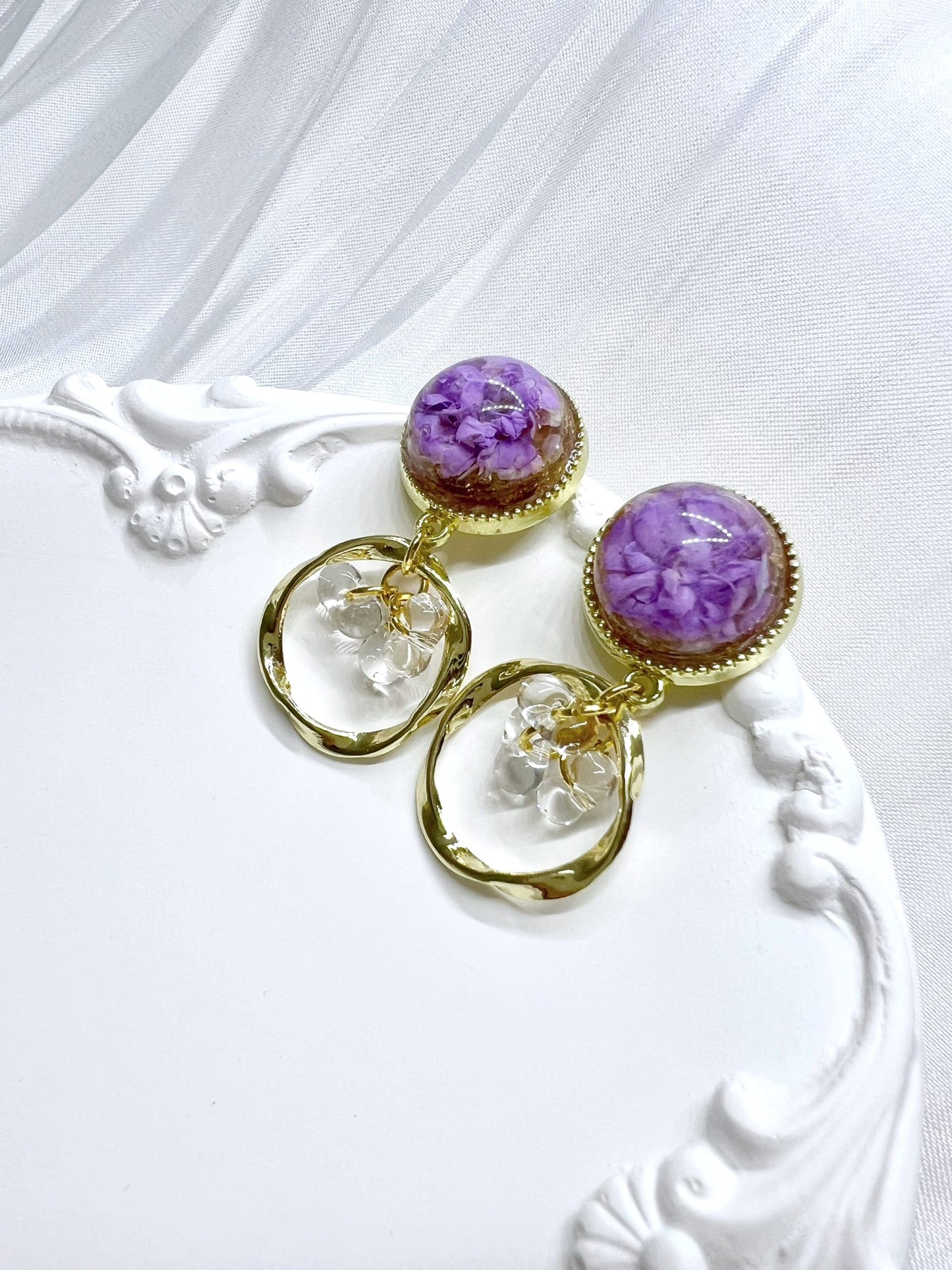 Cho's Bright Earrings Purple.