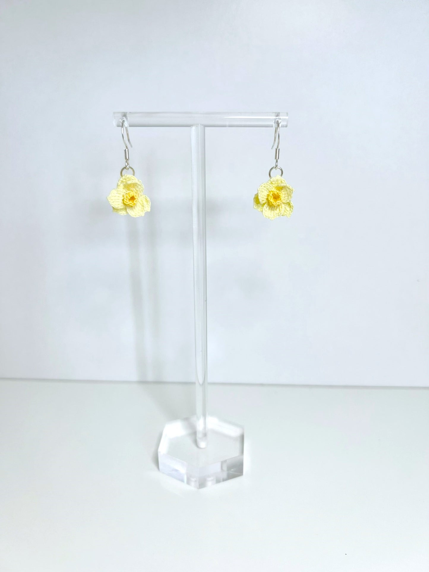 Daffodils Drops Earrings Yellow Demo.