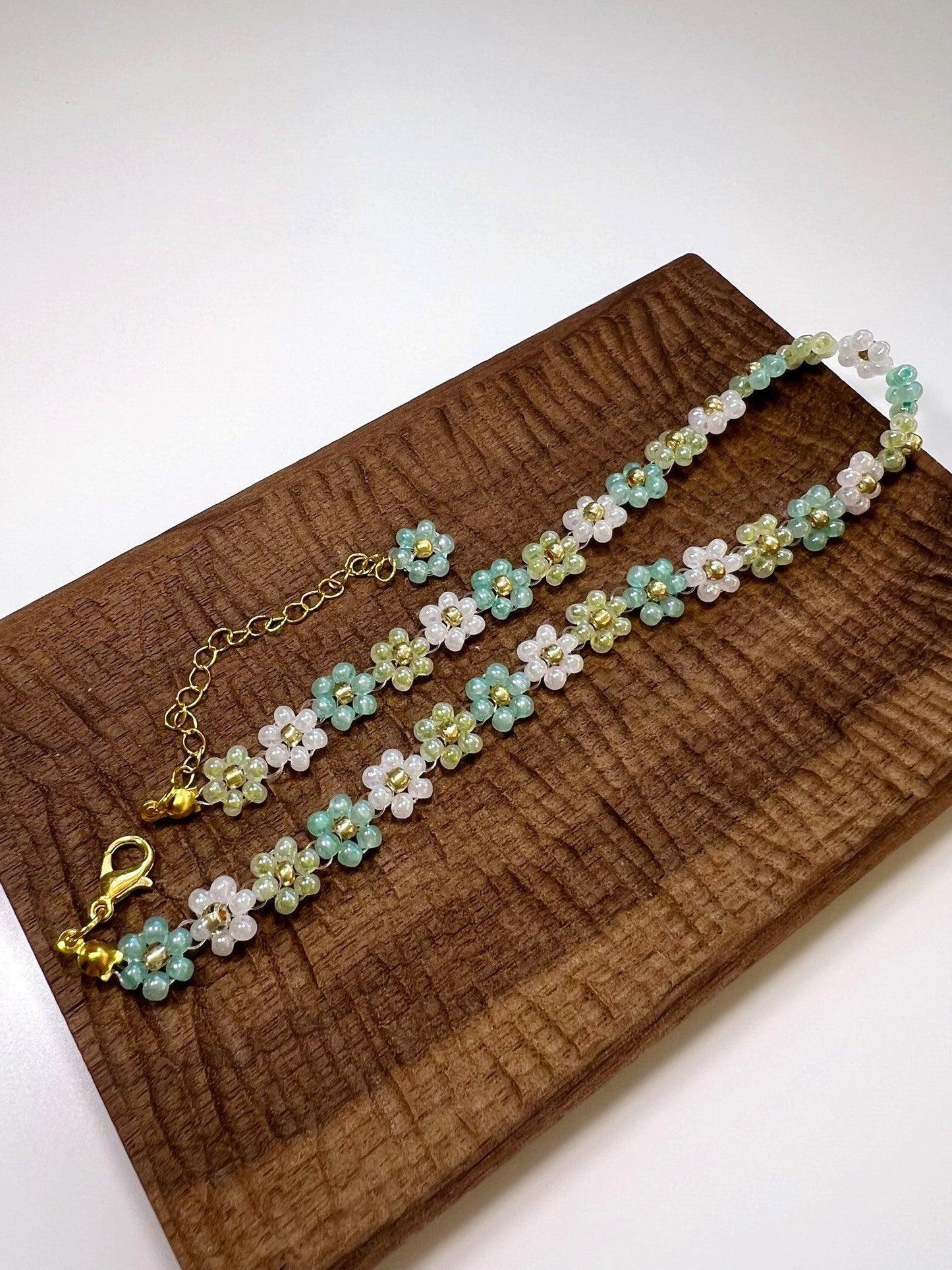 Emerald Elegance Necklace Whole.