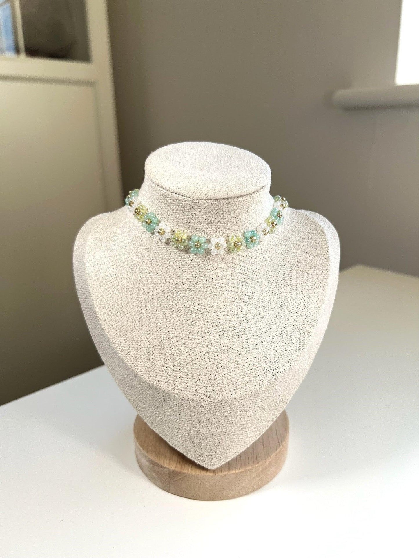 Emerald Elegance Necklace Demo.