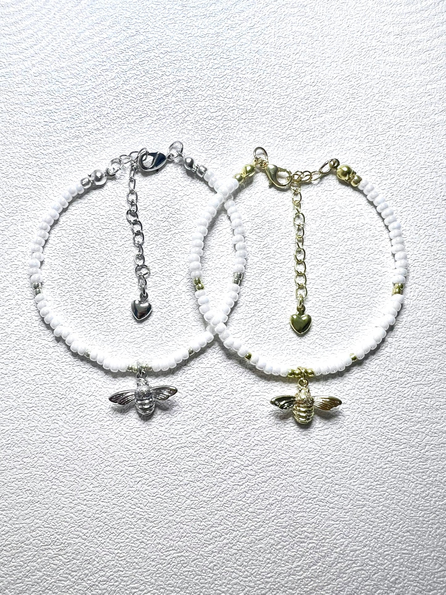 Manchester Bee Bracelets Paraell.