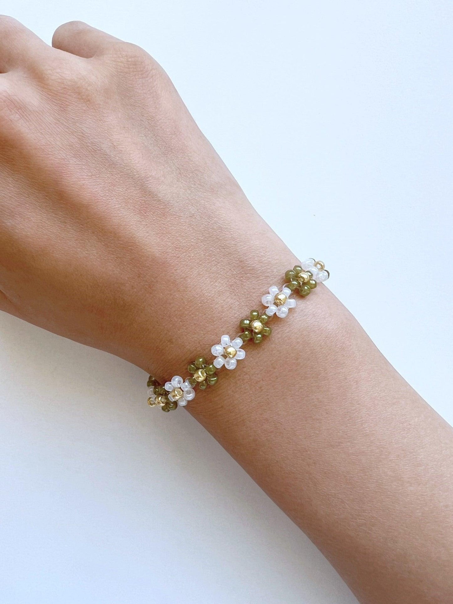 Pistachio n' Cream Bracelet Demo.