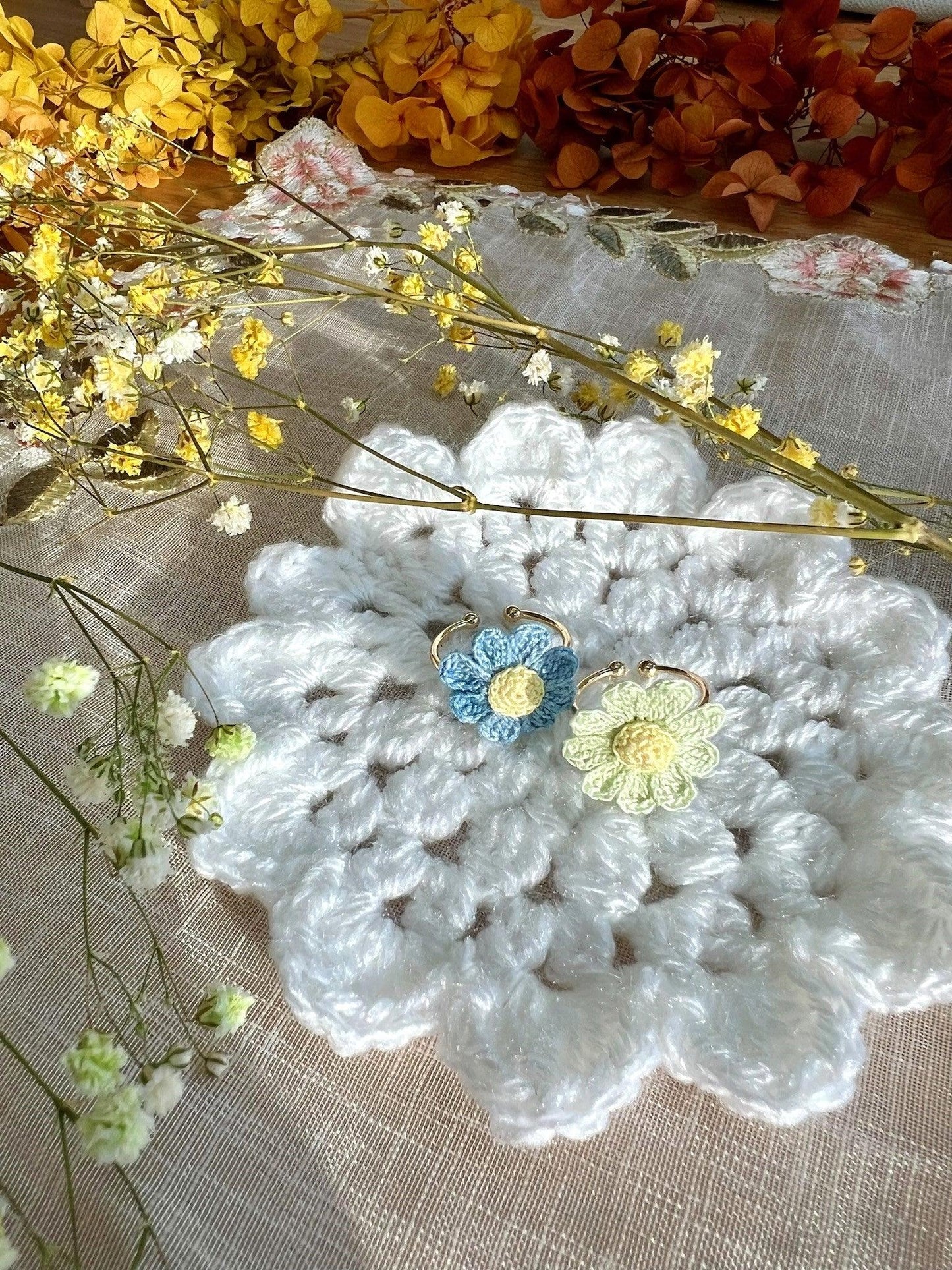 Pure Daisy Ring.