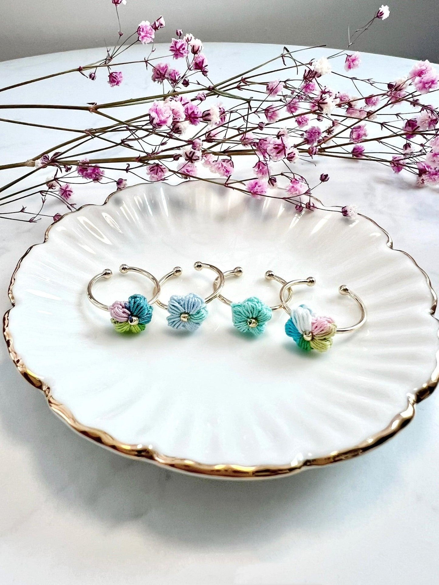 Rainbow Puff Flower Ring Blue.