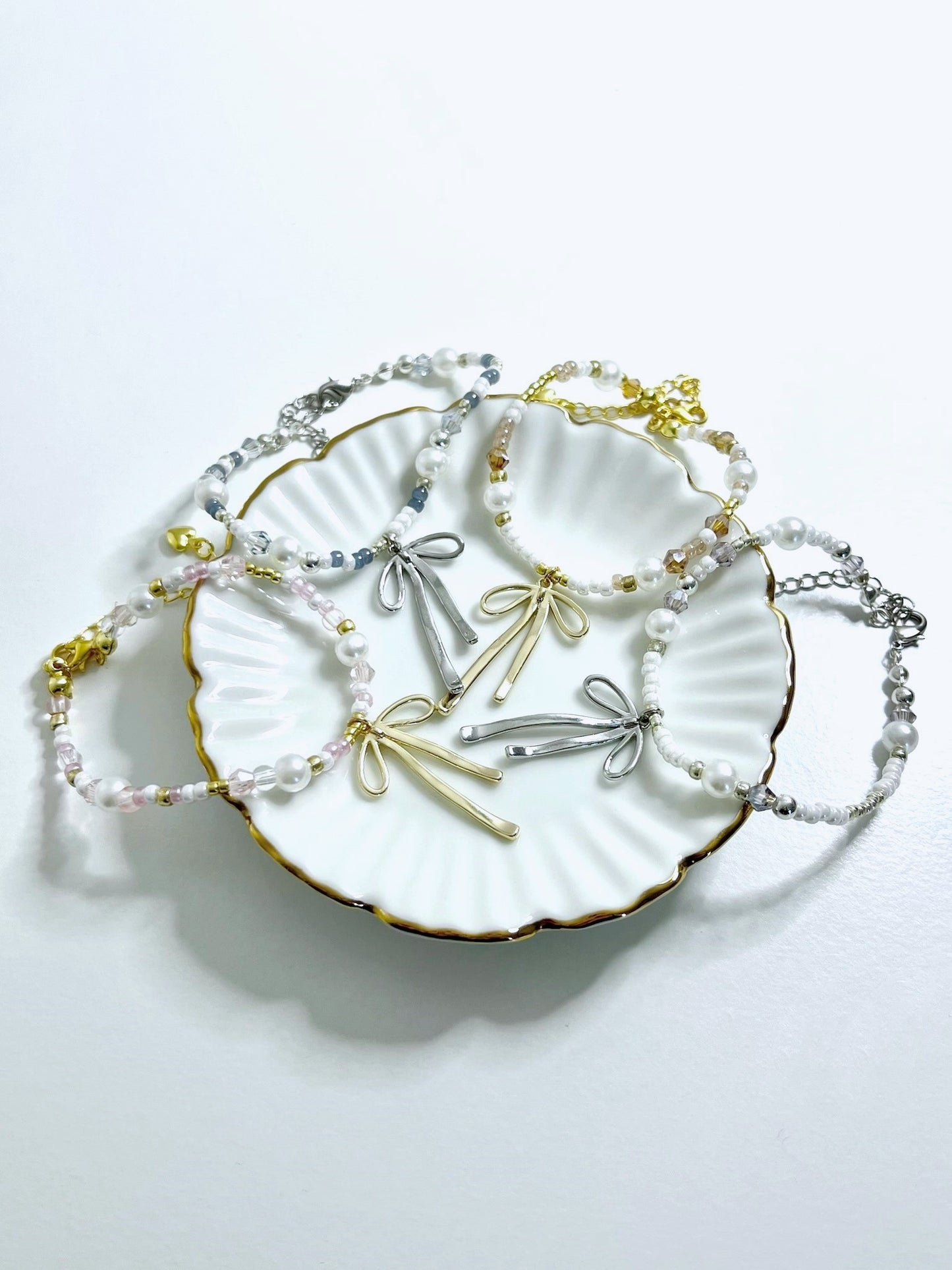 Ribbon Chandelier Bracelets Plate.