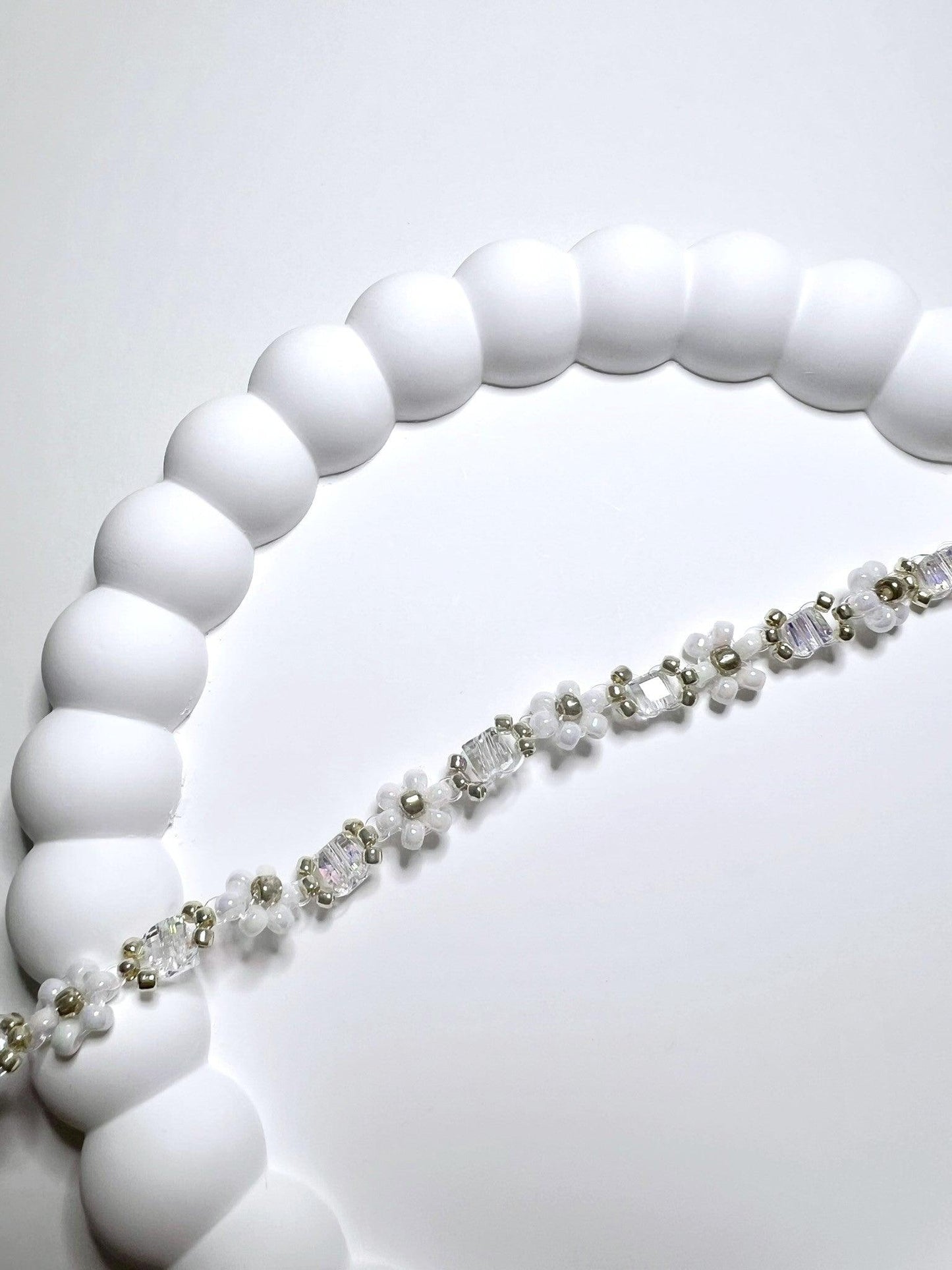 Wonderland Delights Bracelets Silver.