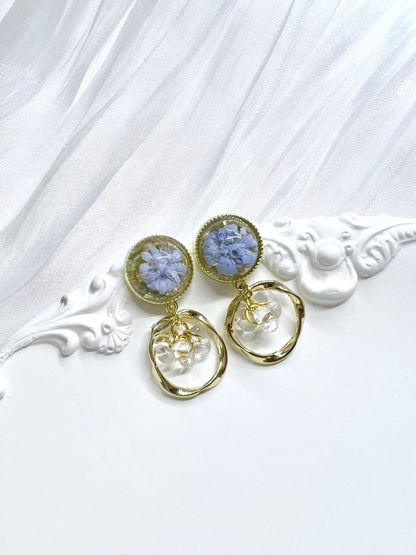 Cho's Bright Earrings Blue.