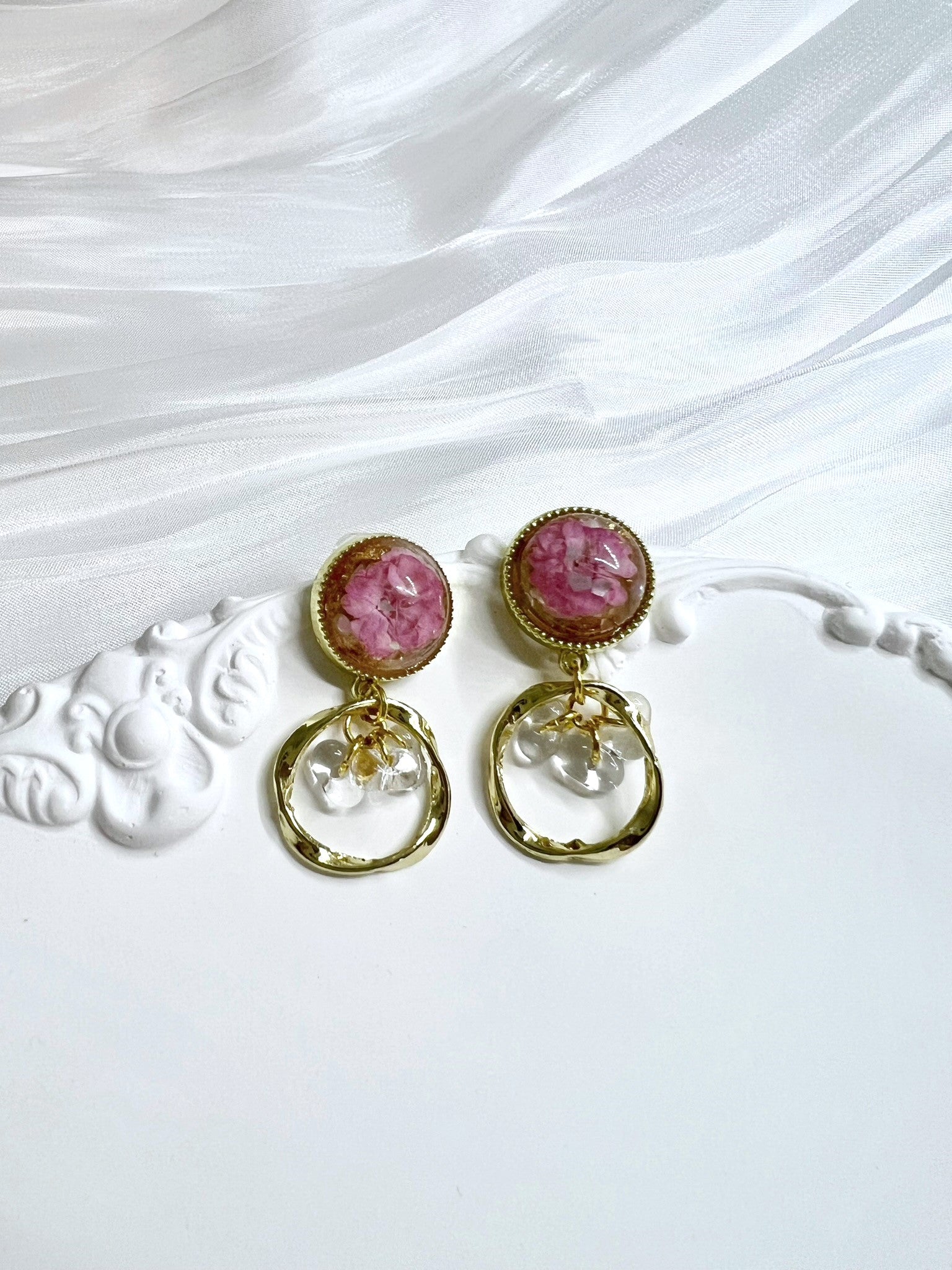 Cho's Bright Earrings Pink.