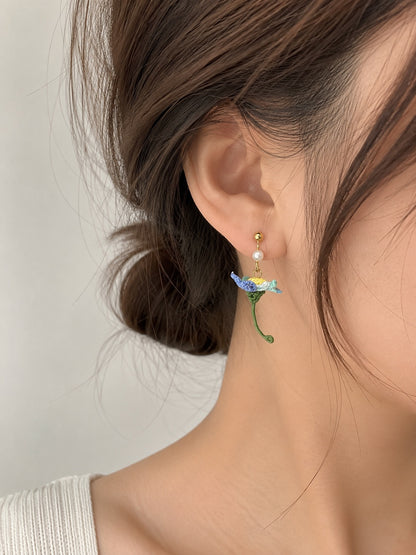 Dewdrop Blue Earrings Blue Model.