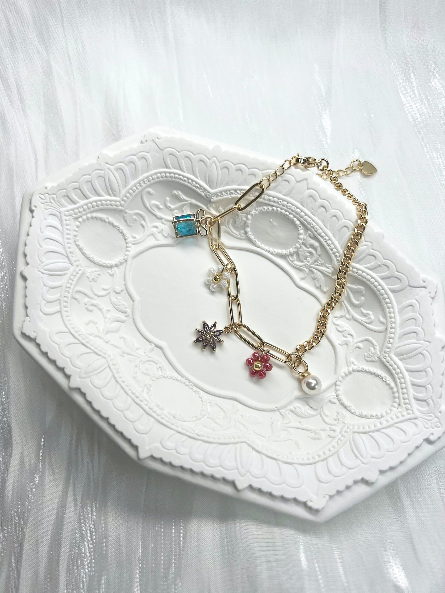 Glamorous Flapper Bracelets Blue.