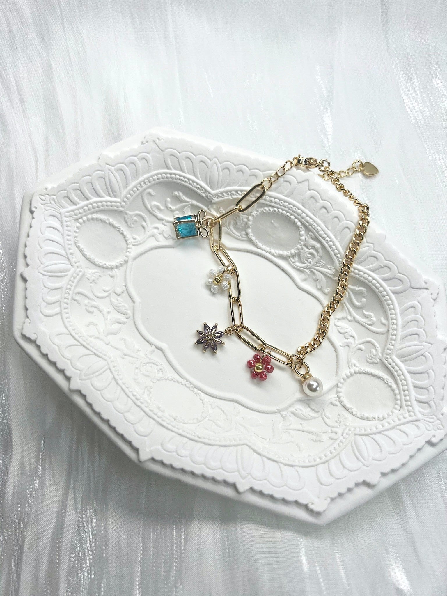 Glamorous Flapper Bracelets Blue.