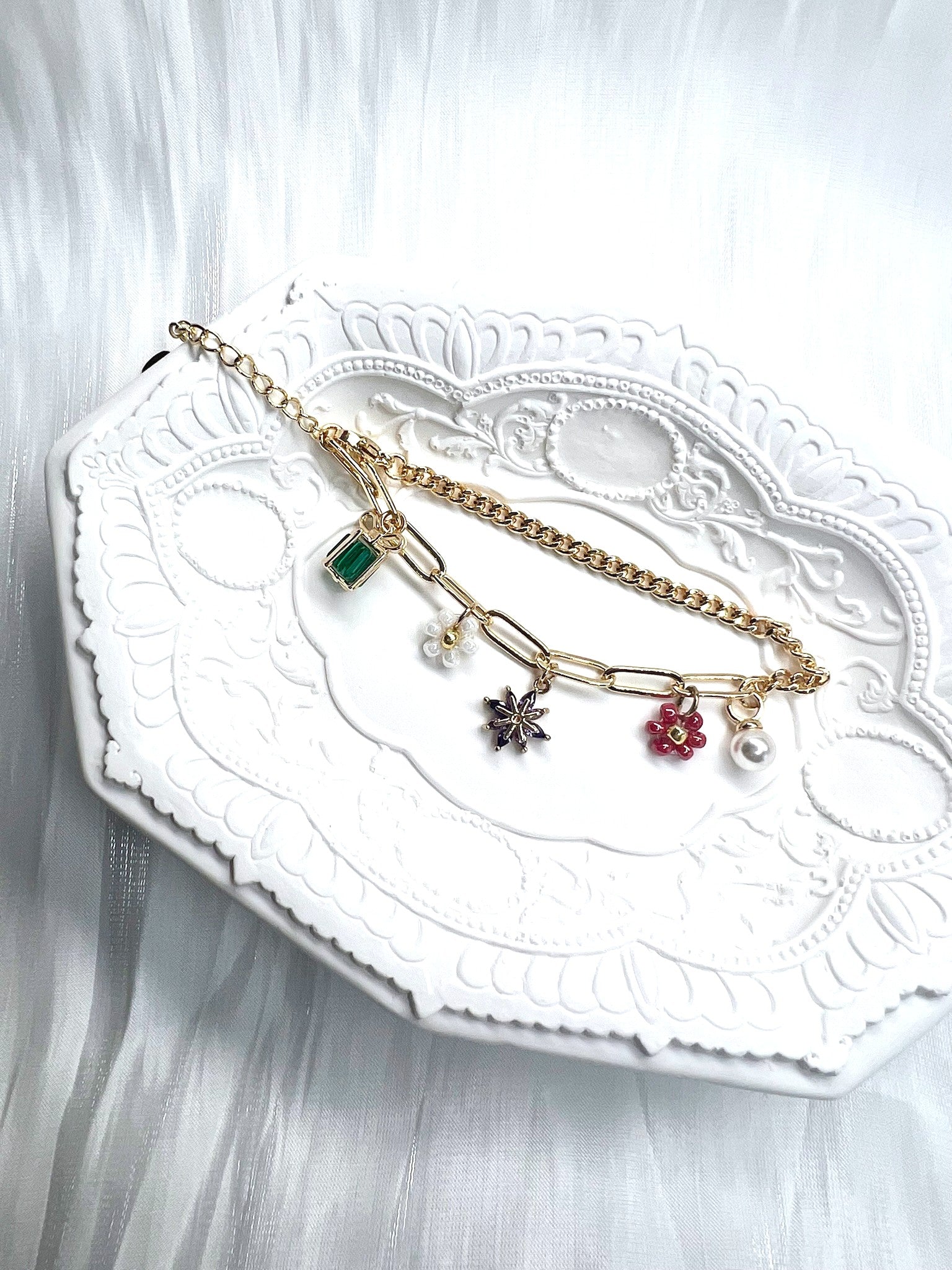 Glamorous Flapper Bracelets Green.