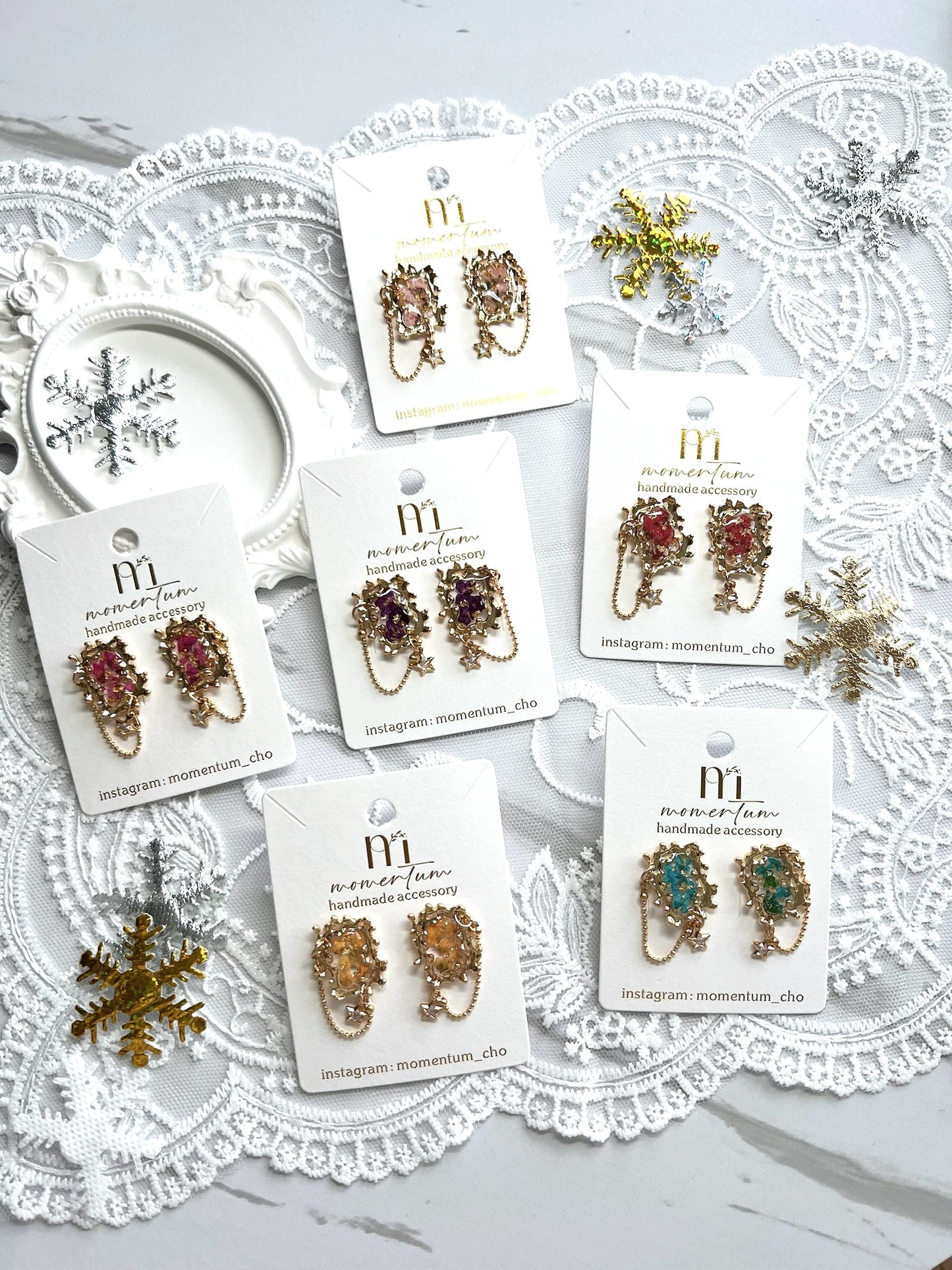 Masterpiece Earrings Snow.