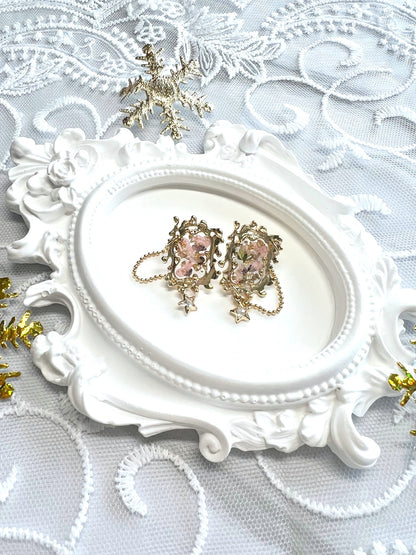 Masterpiece Earrings Light Pink.
