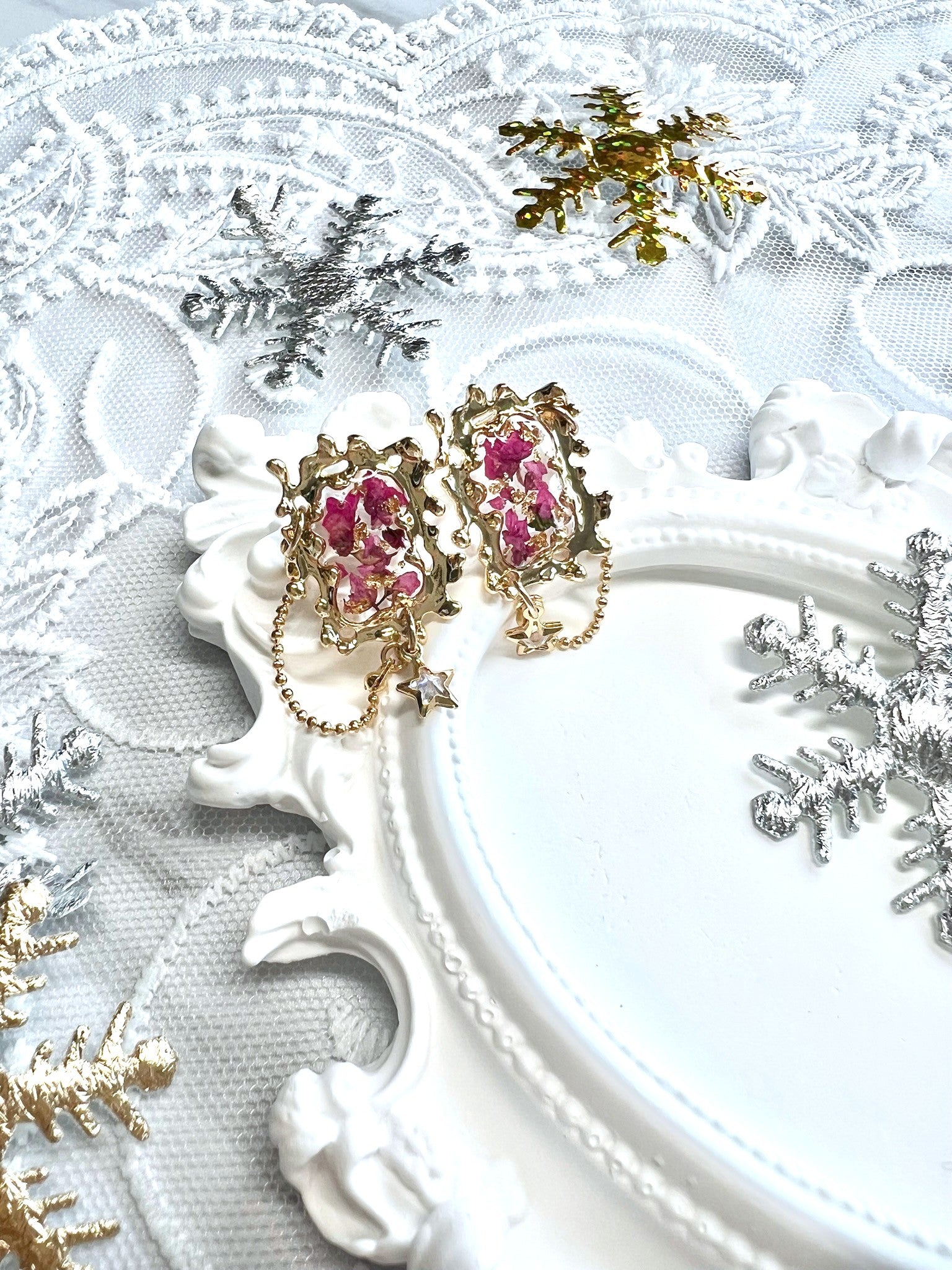 Masterpiece Earrings Pink.