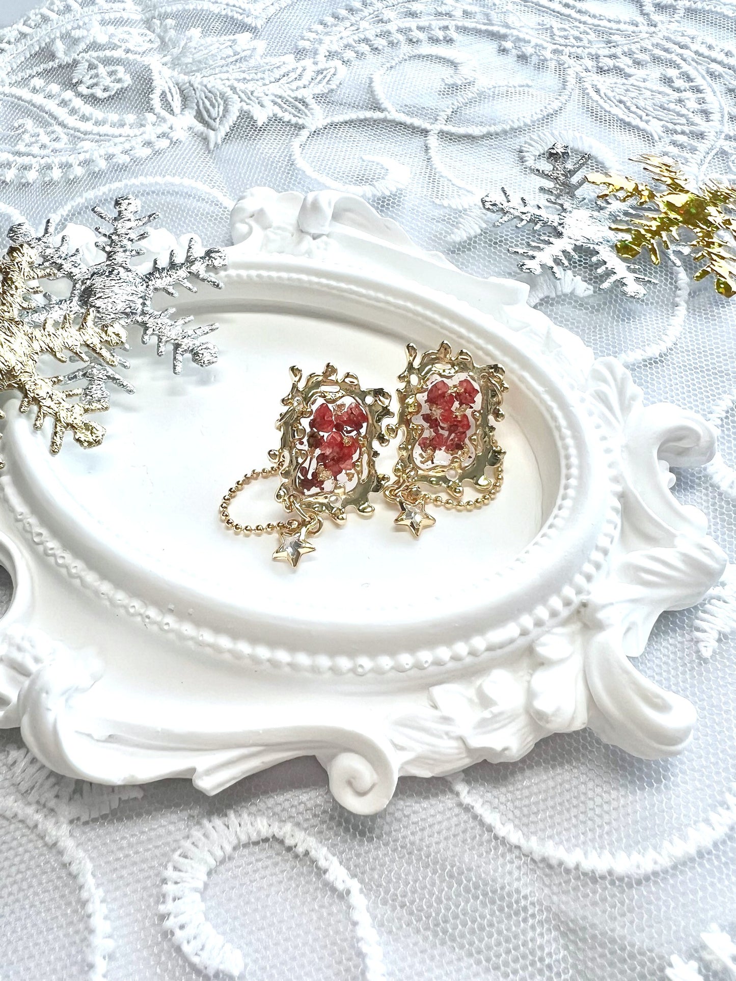 Masterpiece Earrings Red.