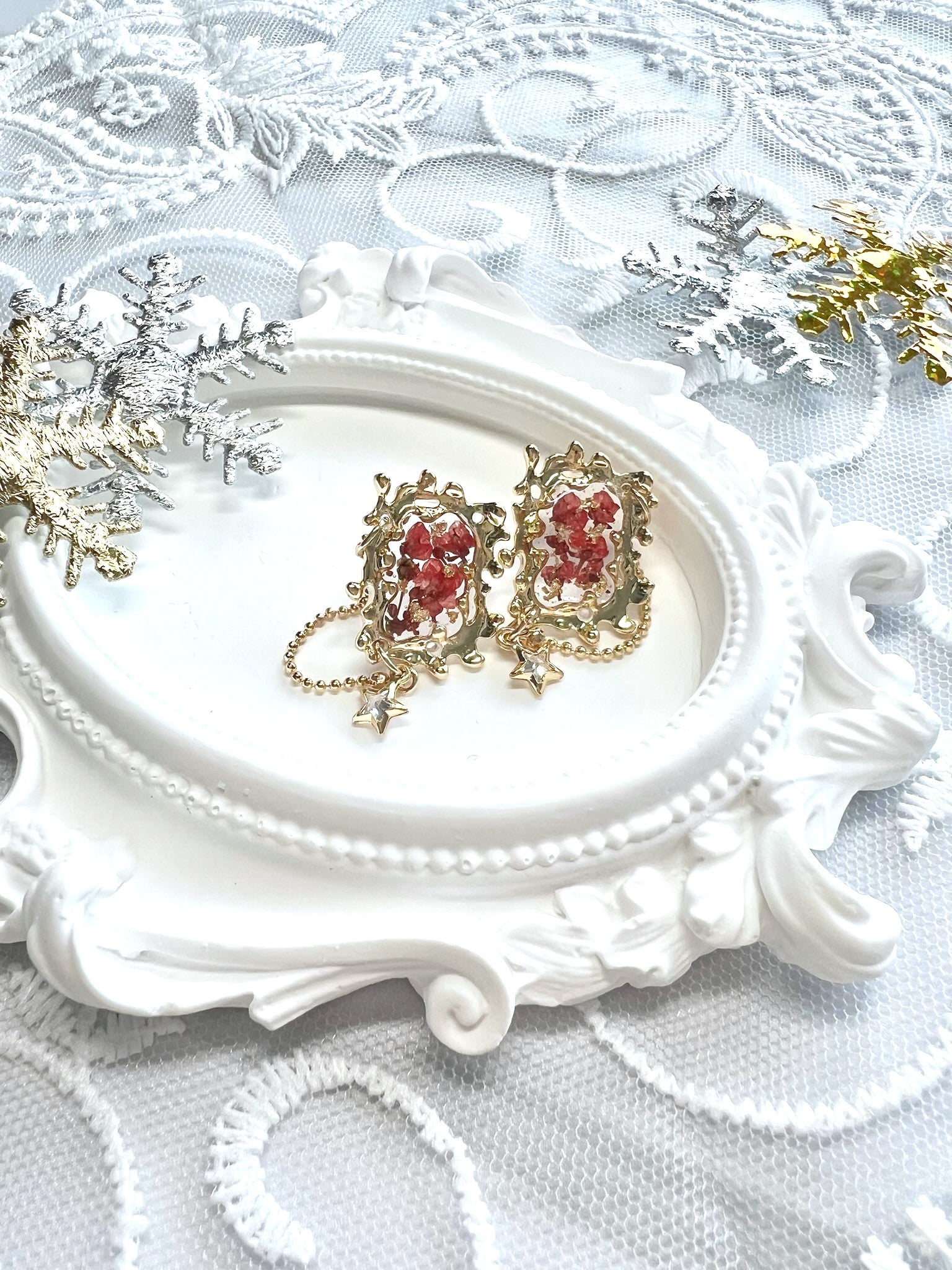 Masterpiece Earrings Red.