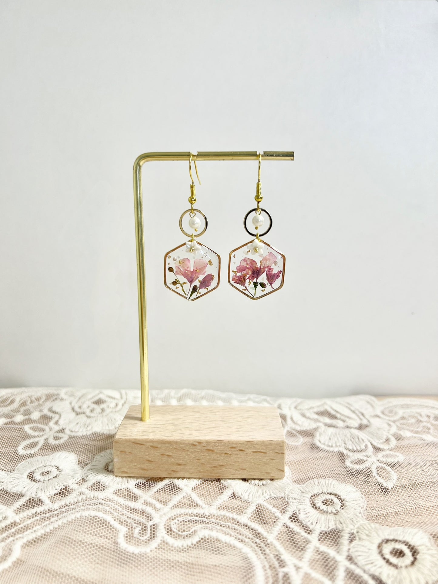Moonwish Earrings Pink Demo.