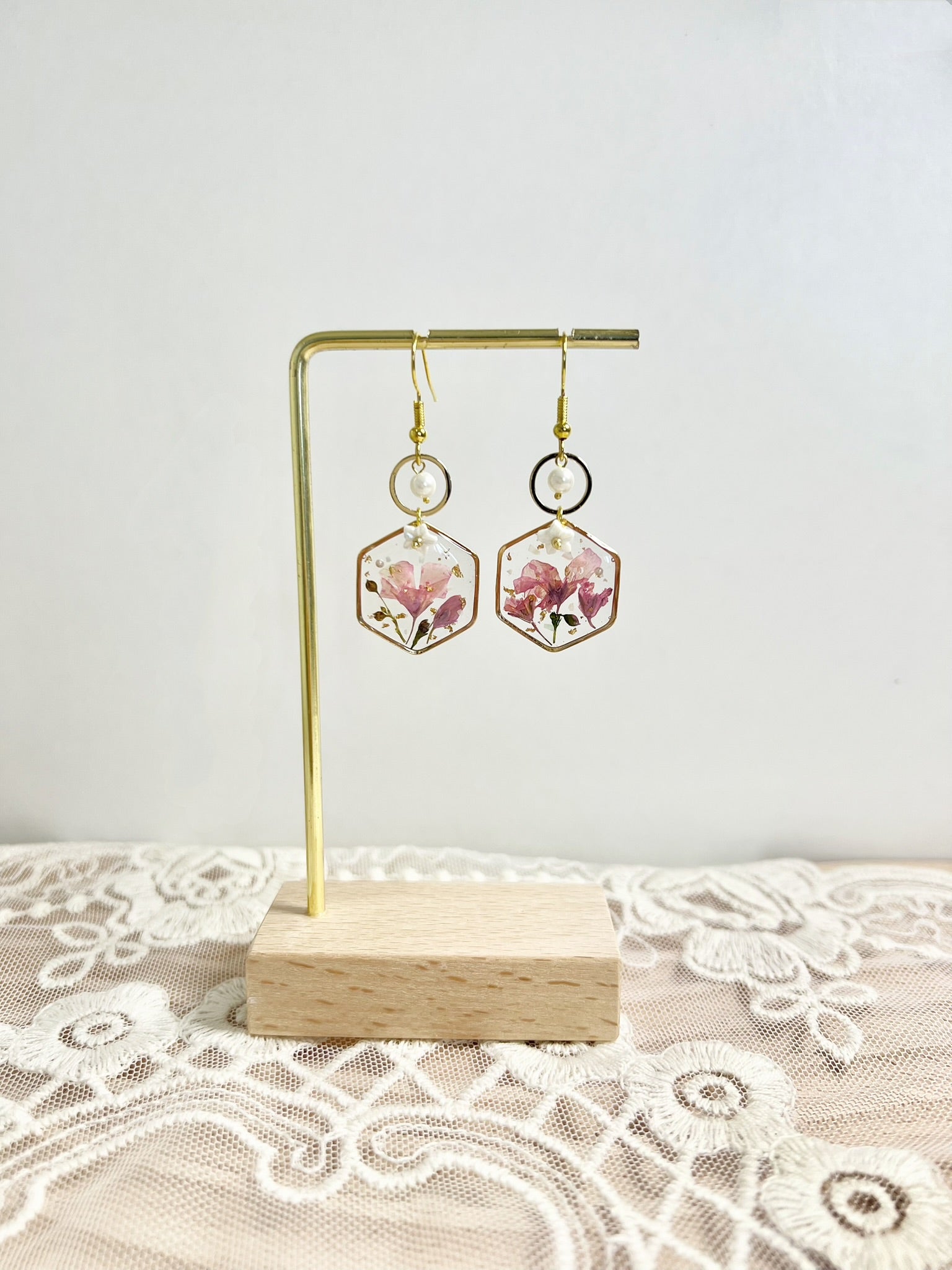 Moonwish Earrings Pink Demo.