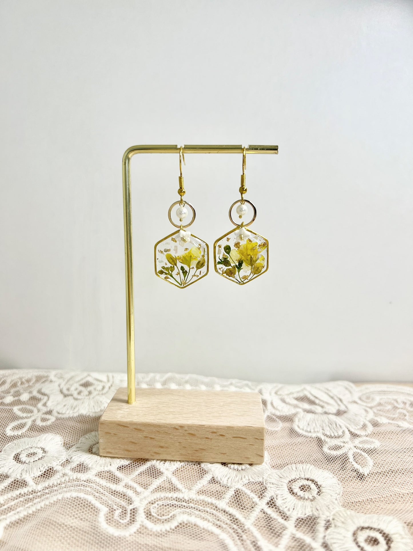 Moonwish Earrings Yellow Demo.