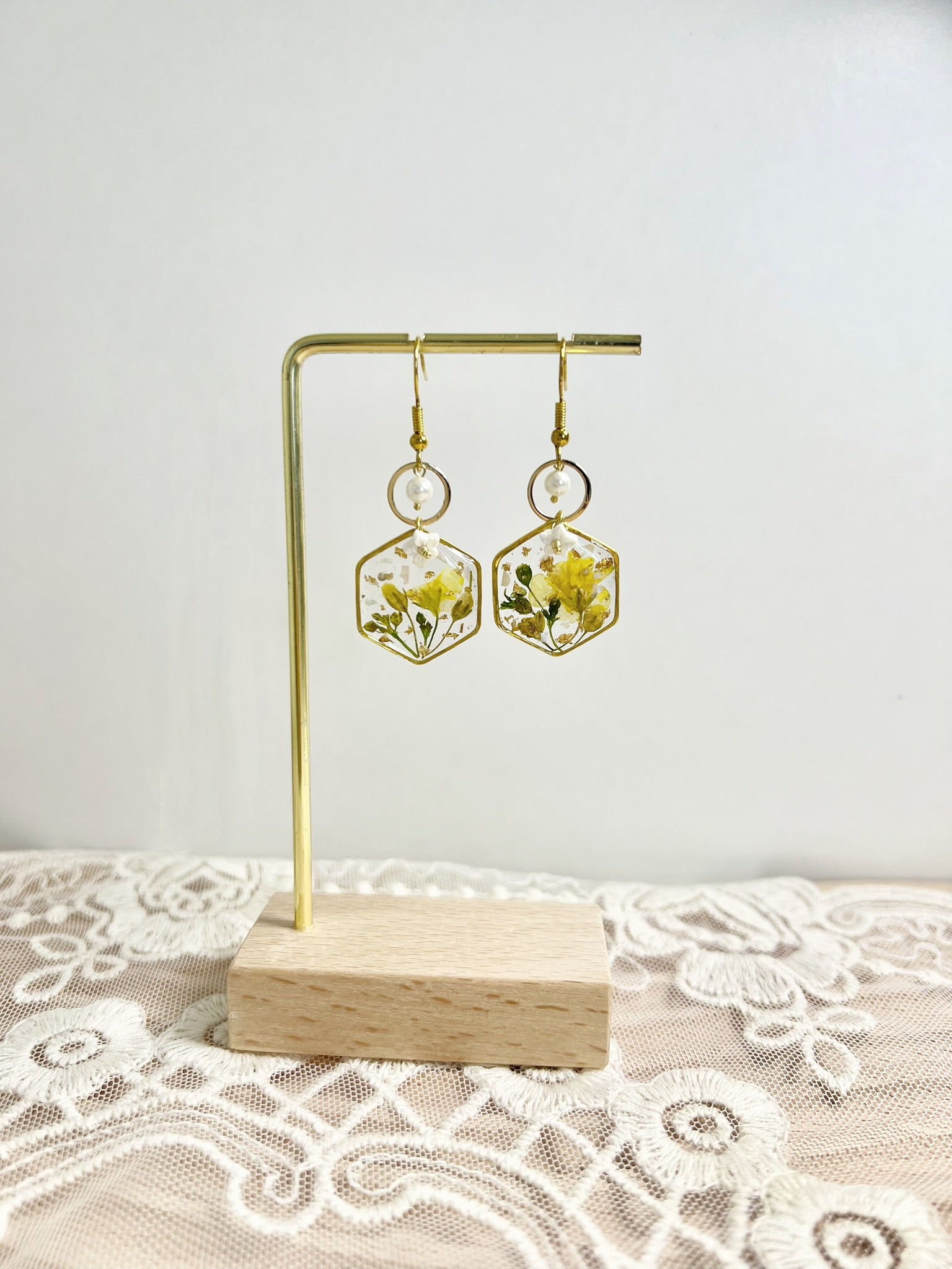 Moonwish Earrings Yellow Demo.