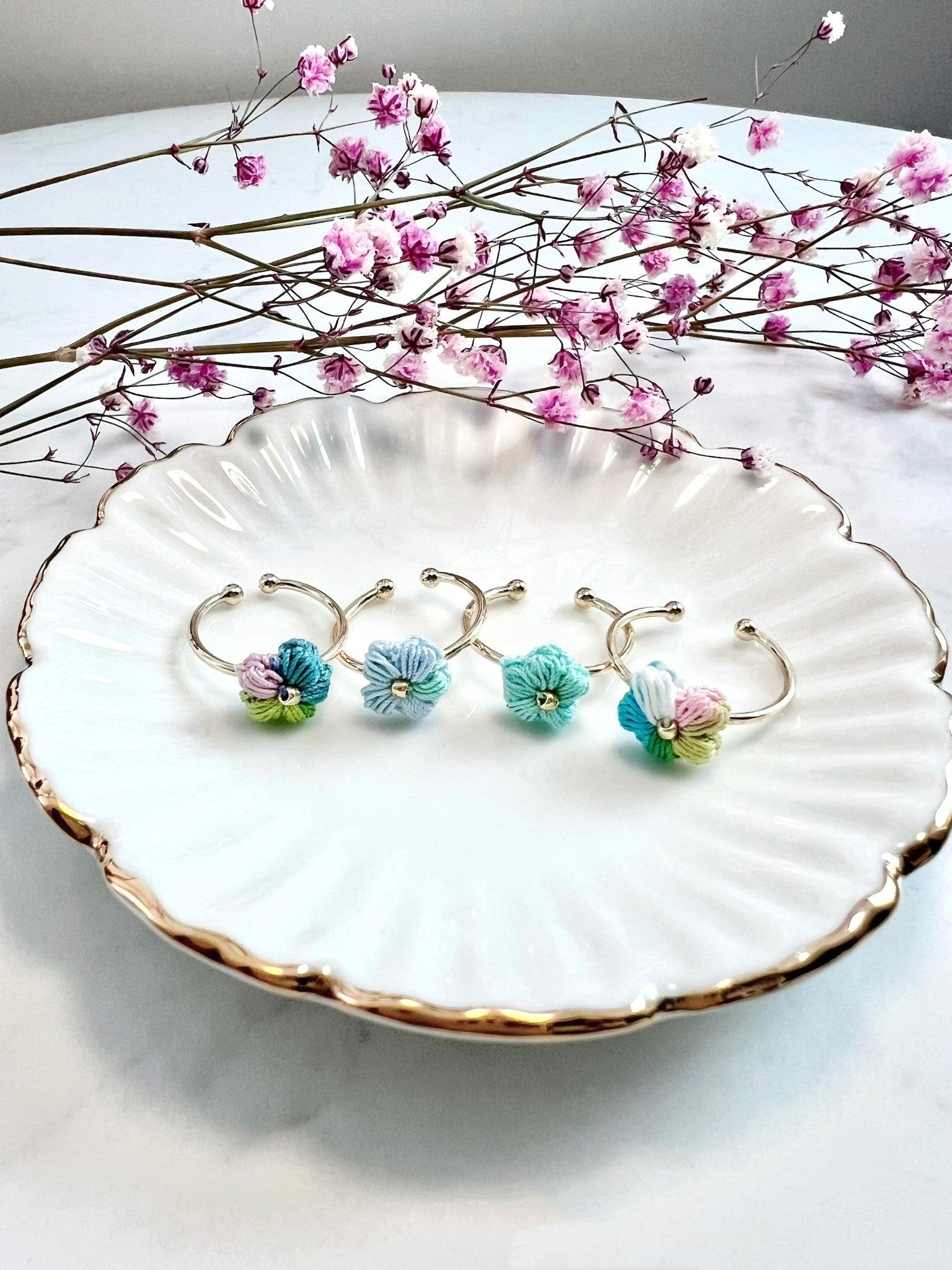 Rainbow Puff Flower Ring Blue.