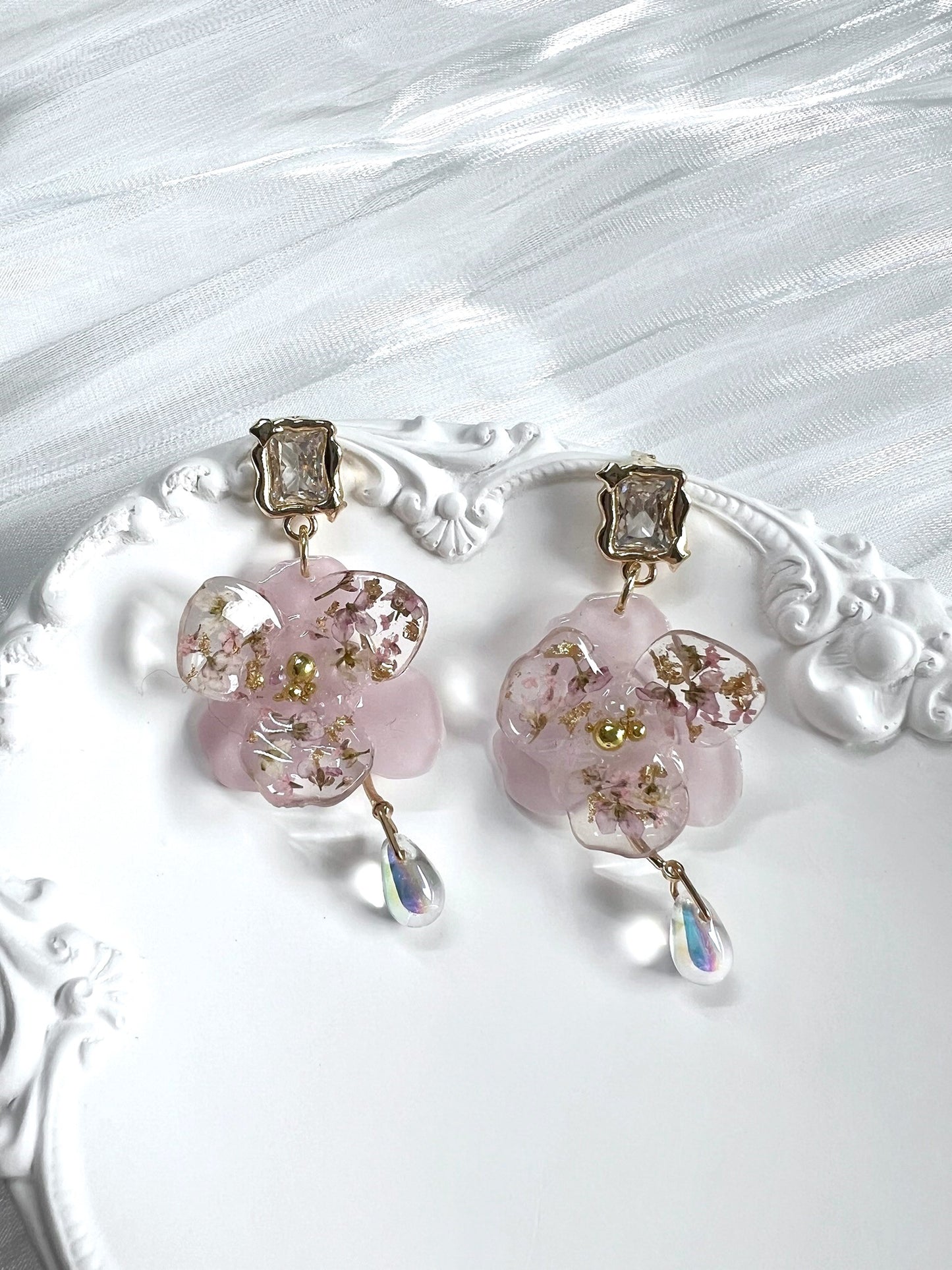 Rainlight Flora Earrings Pink.
