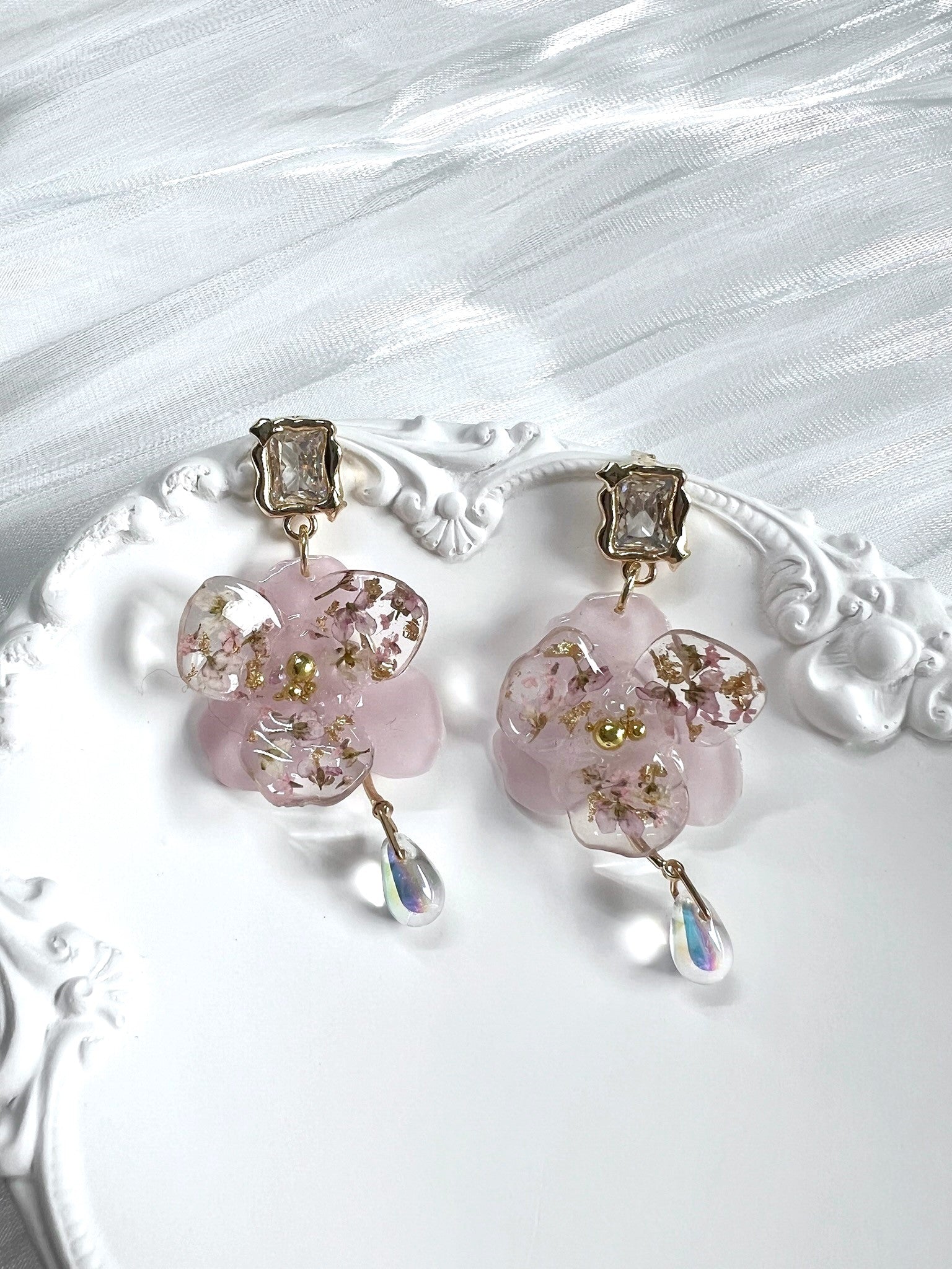 Rainlight Flora Earrings Pink.
