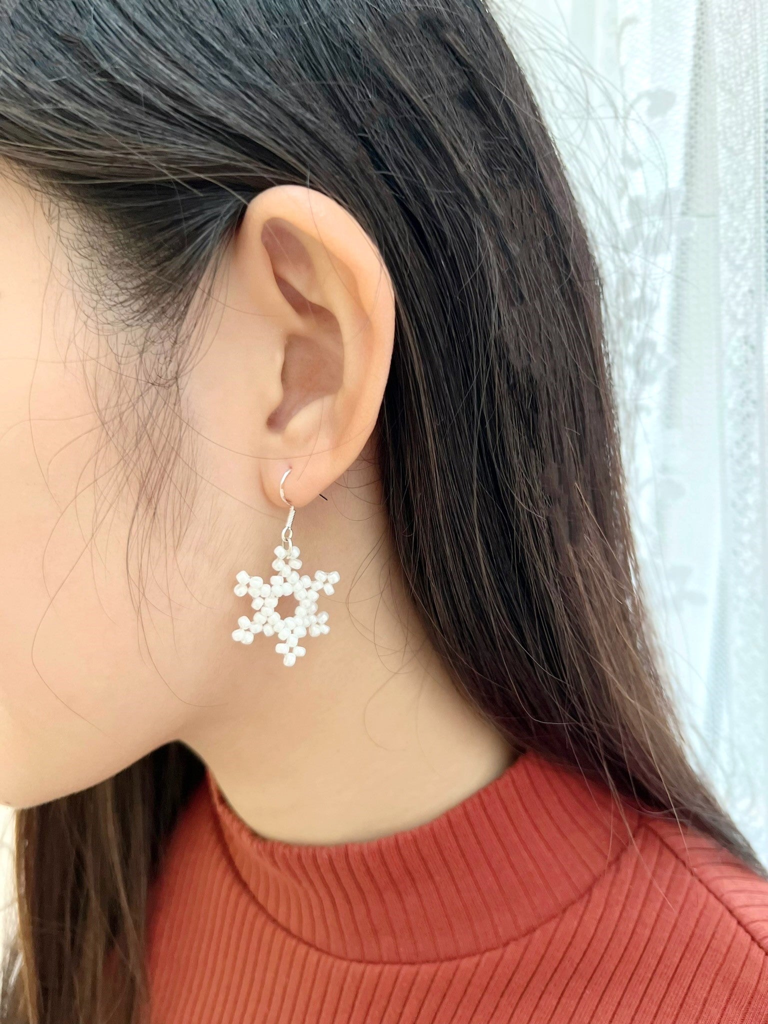 Snowflakes Earrings White Demo.