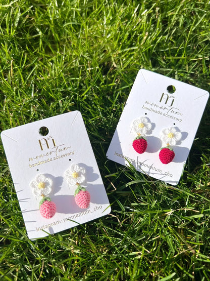 Strawberry Dream Earrings Grass.