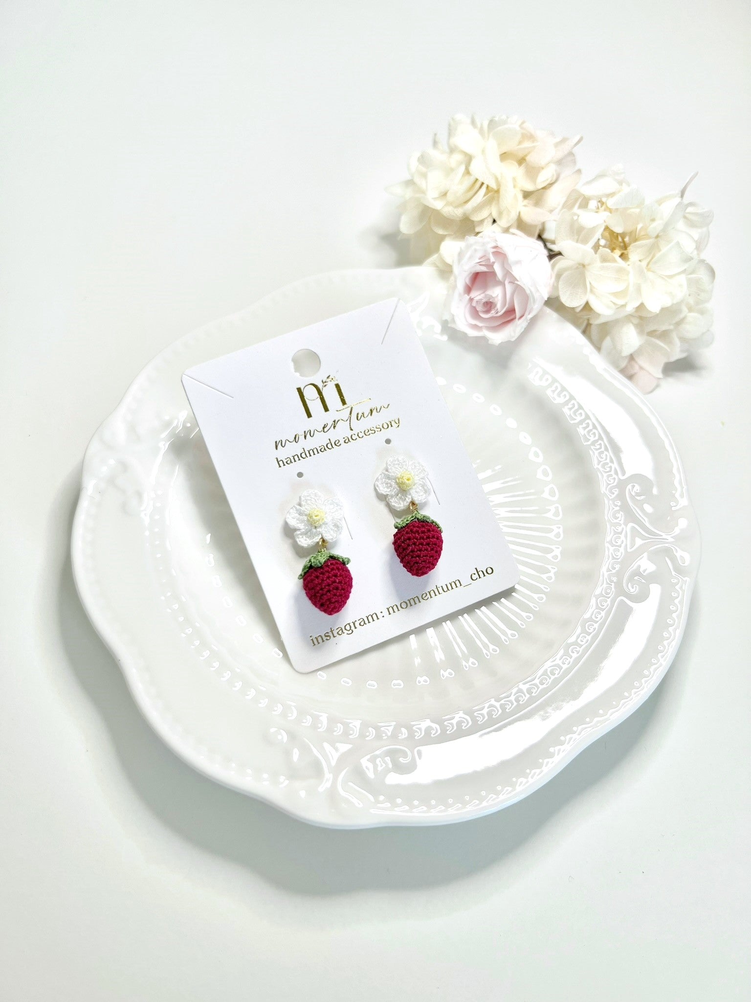 Strawberry Dream Earrings Plate Red.