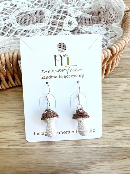 Whispers Of The Forest Earrings Brown.